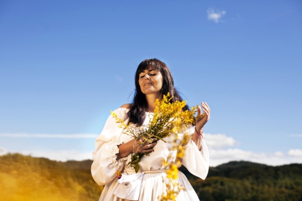 Renata Hazáková a soul that talks to herbs 2
