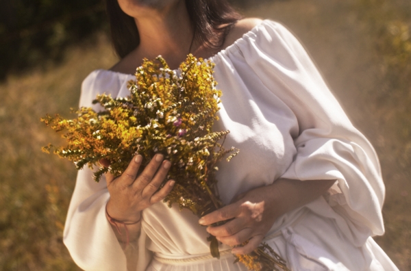 Renata Hazáková kind hands of a herbalist