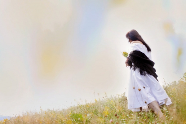 Renata Hazáková in a meadow